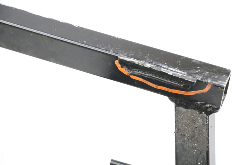 photo de TELAIETTO POSTERIORE KAWASAKI GPZ RX 1000 (1986 - 1988) - Zoom sullo stato d'uso