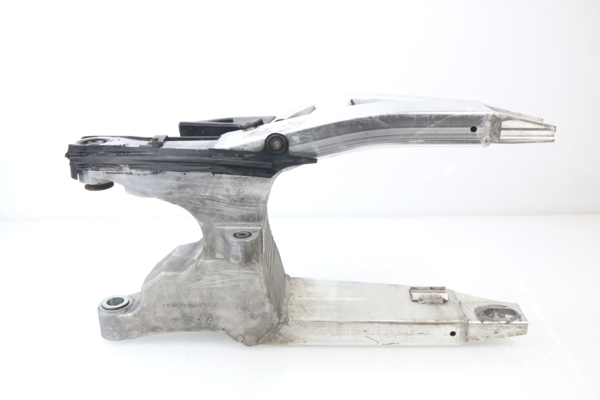 photo de Braccio oscillante HONDA CBR 929 RR FIREBLADE 900 (2000 - 2001) - Primo piano tecnico