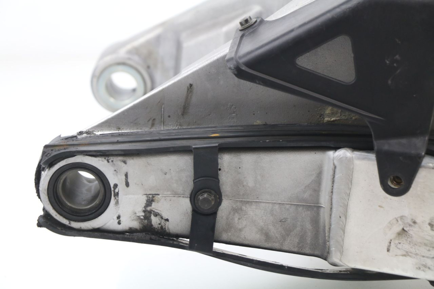 photo de Braccio oscillante HONDA CBR 929 RR FIREBLADE 900 (2000 - 2001) - Stato della superficie e materiale