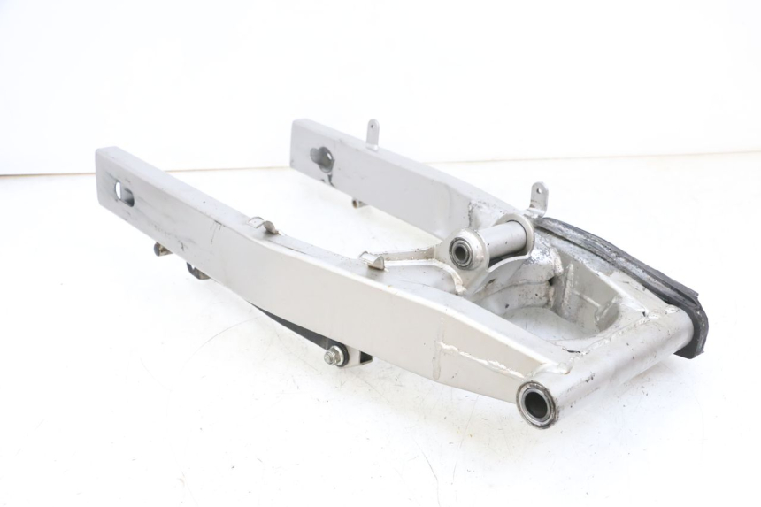 photo de Braccio oscillante SUZUKI GSF N BANDIT 600 (1996 - 1999) - Ricambio usato controllato