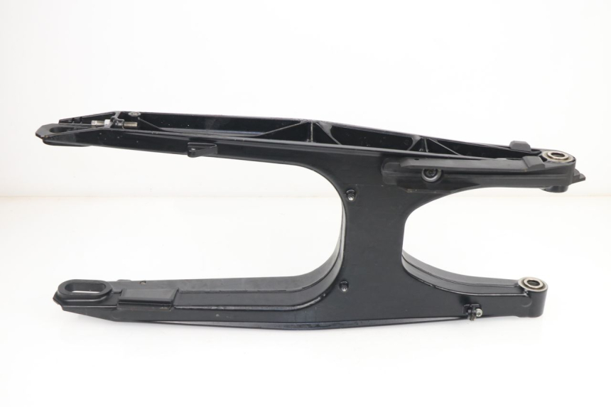 photo de Braccio oscillante HUSQVARNA SVARTPILEN 701 690 (2019 - 2020)