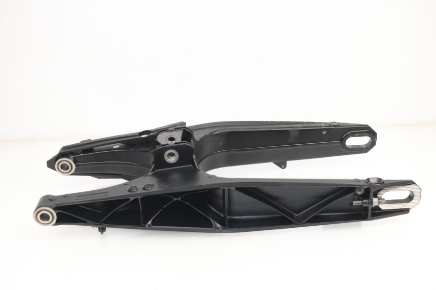 photo de Braccio oscillante HUSQVARNA SVARTPILEN 701 690 (2019 - 2020)
