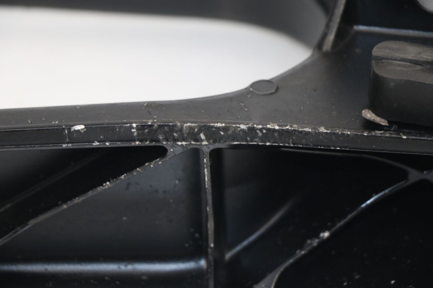 photo de Braccio oscillante HUSQVARNA SVARTPILEN 701 690 (2019 - 2020)