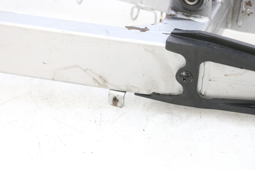 photo de FORCELLONE KAWASAKI ZR 7 750 (1999 - 2001) - Primo piano ad alta risoluzione