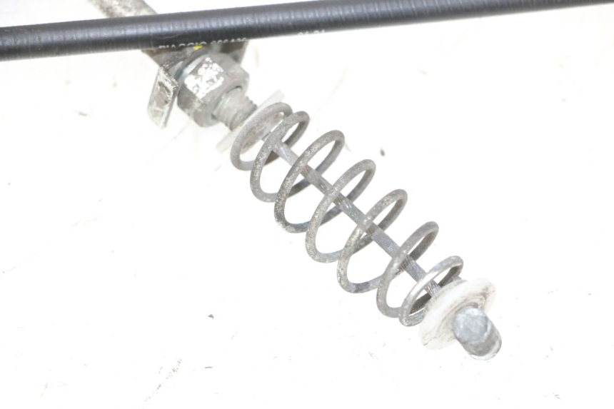 photo de CAVO FRENO PARCHEGGIO PIAGGIO MP3 HPE 300 (2019 - 2026) - Primo piano tecnico