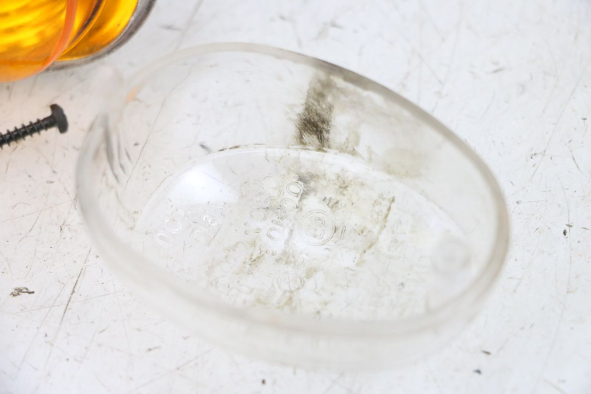 photo de COPERCHI INDICATORE DIREZIONE SINISTRO ANTERIORE YAMAHA BW'S EASY 50 (2013 - 2016) - Primo piano tecnico