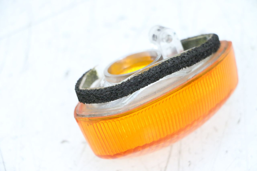 photo de COPERCHI INDICATORE DIREZIONE SINISTRO ANTERIORE YAMAHA TDM ABS 900 (2002 - 2014) - Altra angolazione