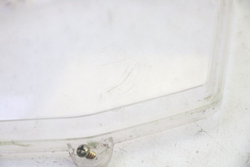 photo de COPERCHIO CONTACHILOMETRI PEUGEOT KISBEE 4T 50 (2018 - 2022) - Dettaglio del componente