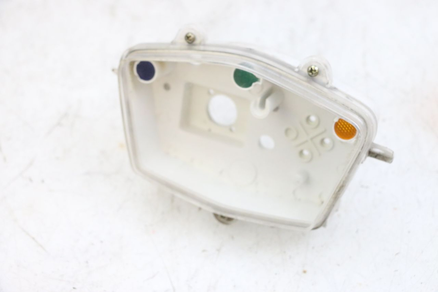 photo de COPERCHIO CONTACHILOMETRI PEUGEOT KISBEE 4T 50 (2018 - 2022) - Primo piano tecnico