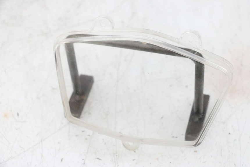 photo de COPERCHIO CONTACHILOMETRI PEUGEOT KISBEE 4T 50 (2010 - 2017) - Dettaglio del componente