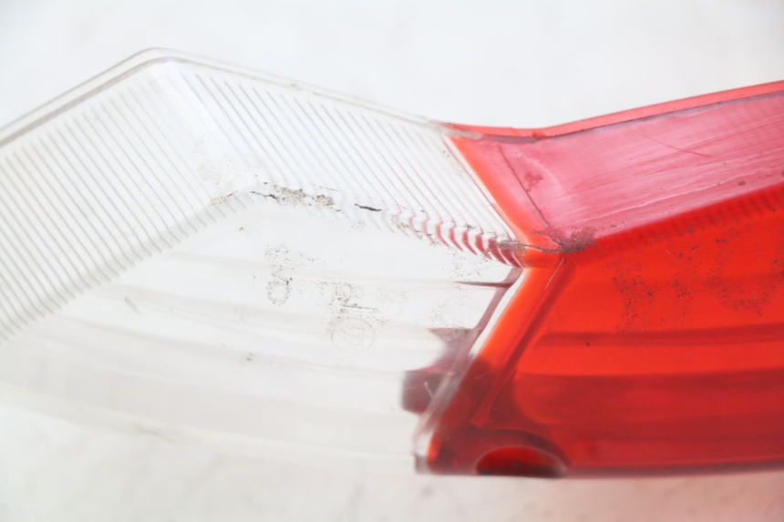 photo de COPERCHIO FANALE POSTERIORE PEUGEOT KISBEE 2T 50 (2010 - 2017)