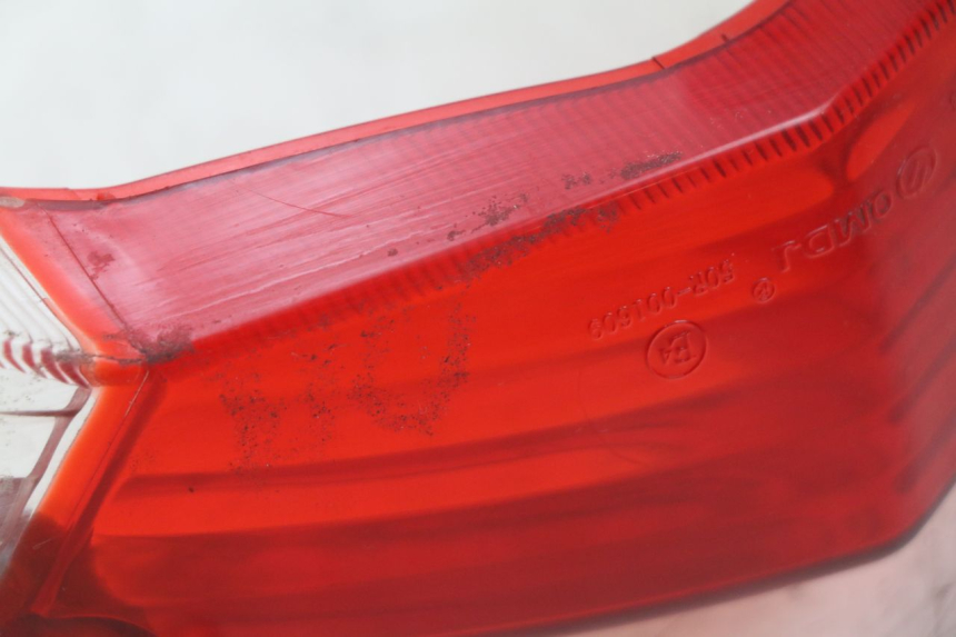 photo de COPERCHIO FANALE POSTERIORE PEUGEOT KISBEE 2T 50 (2010 - 2017)