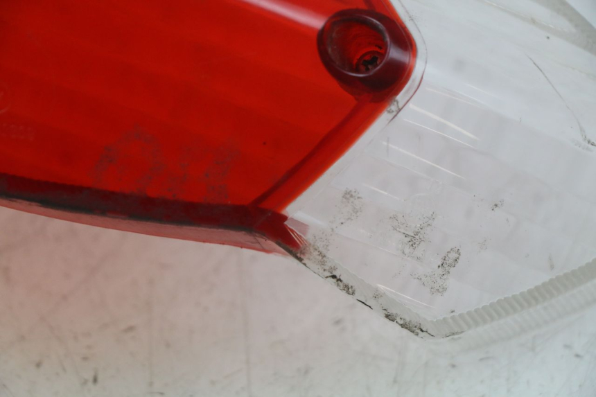 photo de COPERCHIO FANALE POSTERIORE PEUGEOT KISBEE 2T 50 (2010 - 2017)