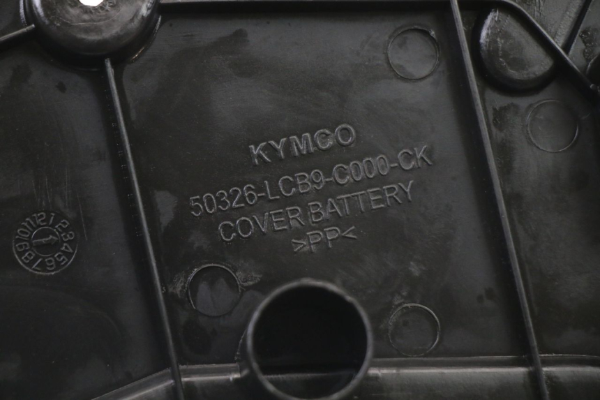 photo de COPERCHIO BATTERIA KYMCO AGILITY 4T 50 (2005 - 2018)