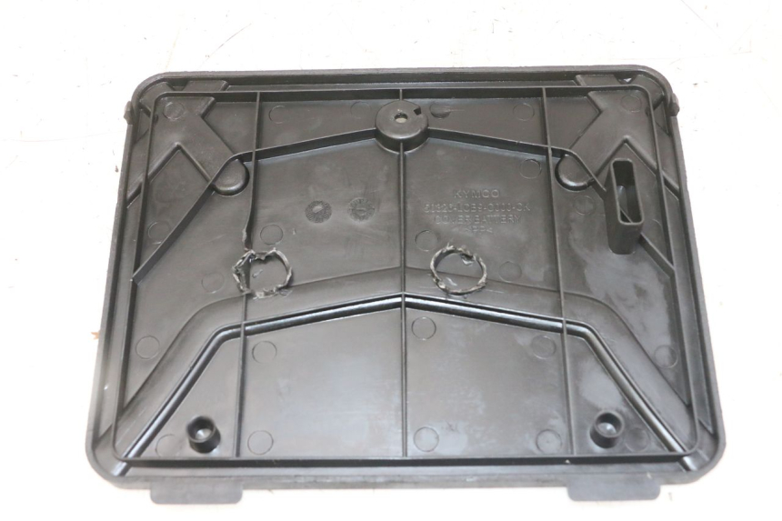 photo de COPERCHIO BATTERIA KYMCO AGILITY 4T 50 (2005 - 2018)