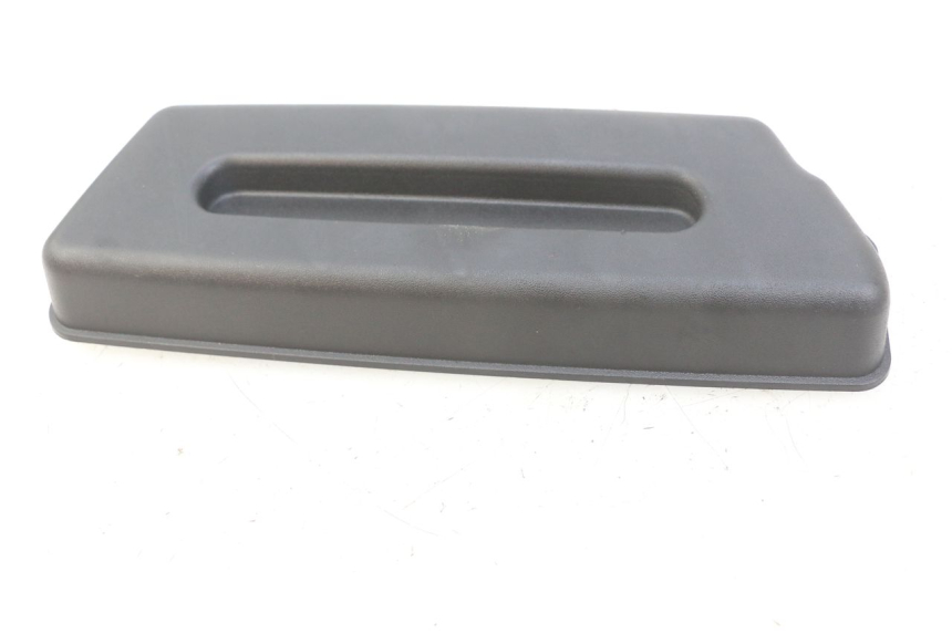 photo de COPERCHIO BATTERIA DERBI BOULEVARD 50 (2009 - 2006) - Vista principale