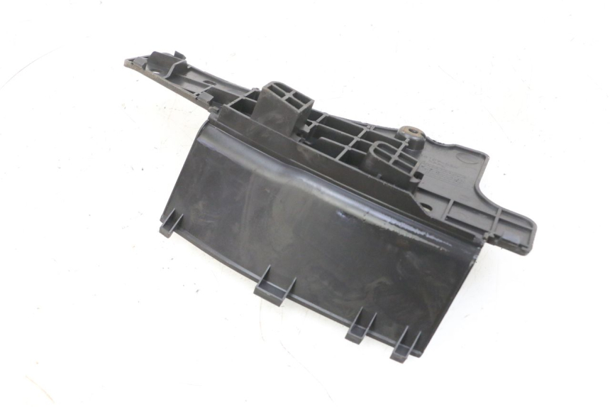 photo de COPERCHIO BATTERIA SUZUKI BURGMAN 125 (2007 - 2014) - Zoom sullo stato d'uso