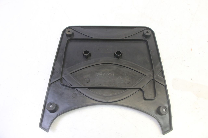 photo de COPERCHIO BATTERIA SYM CROX 4T 50 (2016 - 2023)