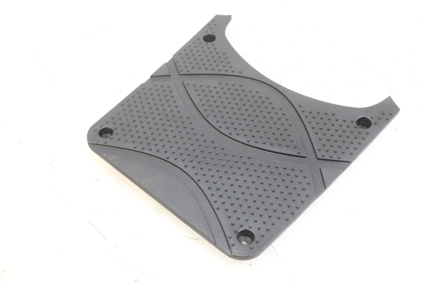 photo de COPERCHIO BATTERIA SYM CROX 4T 50 (2016 - 2023) - Zoom sullo stato d'uso