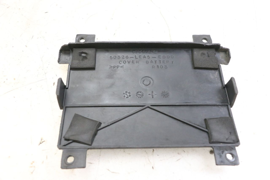photo de BATTERIA COPERCHIO KYMCO DINK STREET 125 (2009 - 2014)