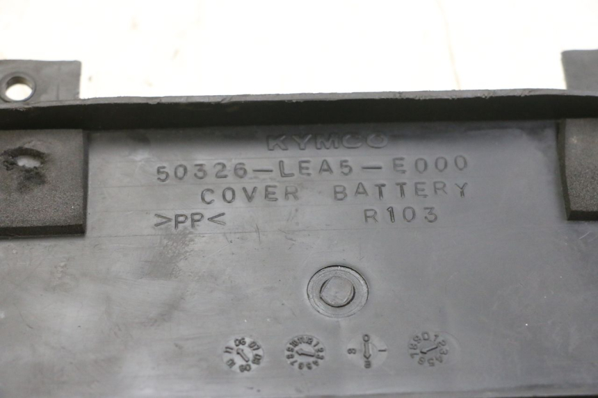 photo de BATTERIA COPERCHIO KYMCO DINK STREET 125 (2009 - 2014)