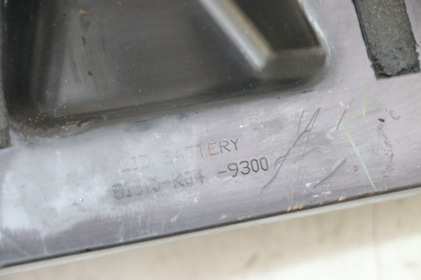 photo de BATTERIA COPERCHIO HONDA FORZA ABS 300 (2013 - 2019)