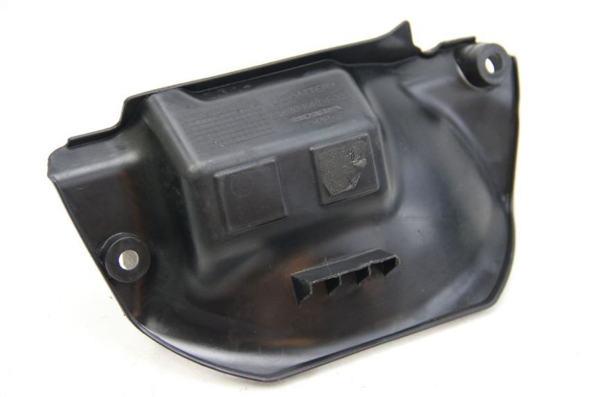 photo de COPERCHIO BATTERIA HONDA FORZA 125 (2015 - 2016)