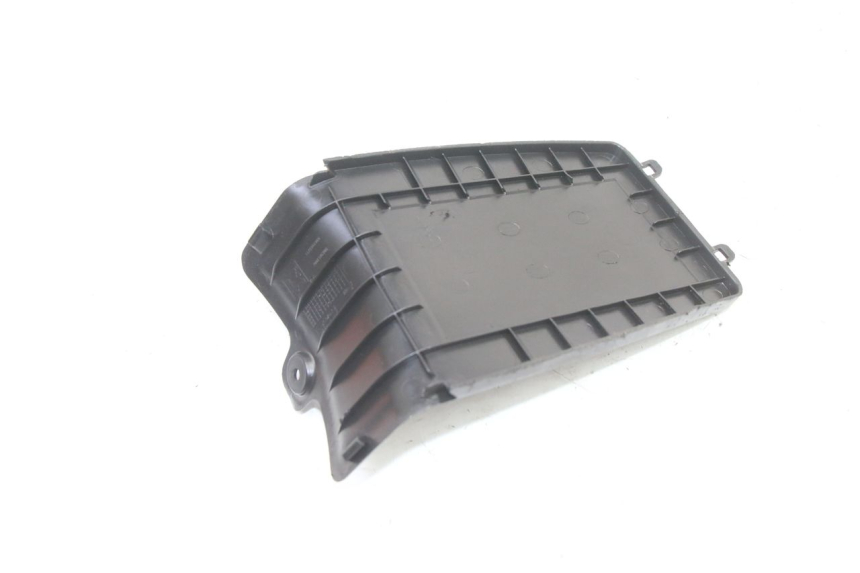 photo de COPERCHIO BATTERIA PEUGEOT KISBEE 2T 50 (2010 - 2017)