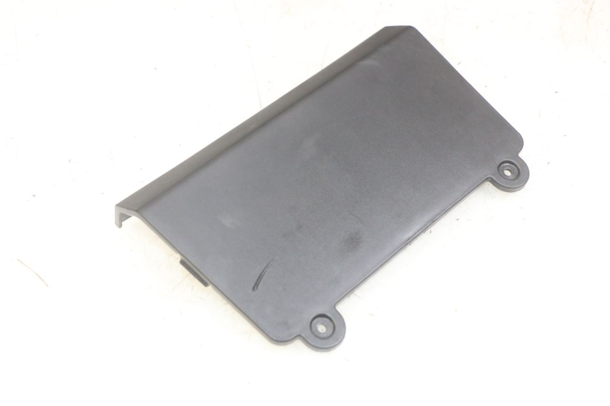 photo de COPERCHIO BATTERIA KYMCO AGILITY 16+ 4T 50 (2018 - 2023)