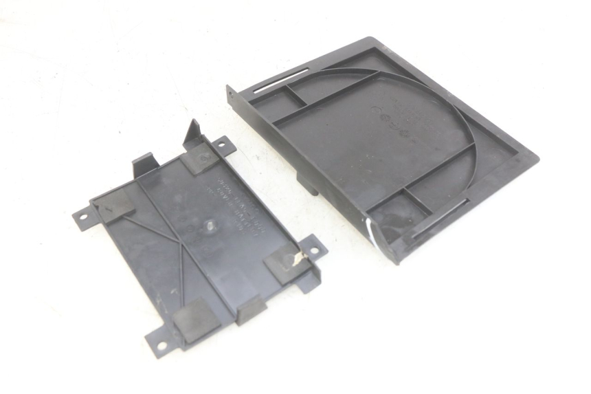 photo de COPERCHIO BATTERIA KYMCO DOWNTOWN ABS 125 (2015 - 2017)