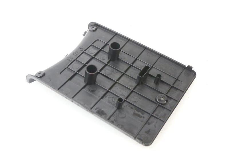 photo de COPERCHIO BATTERIA KYMCO LIKE 2T 50 (2009 - 2018) - Zoom sullo stato d'uso