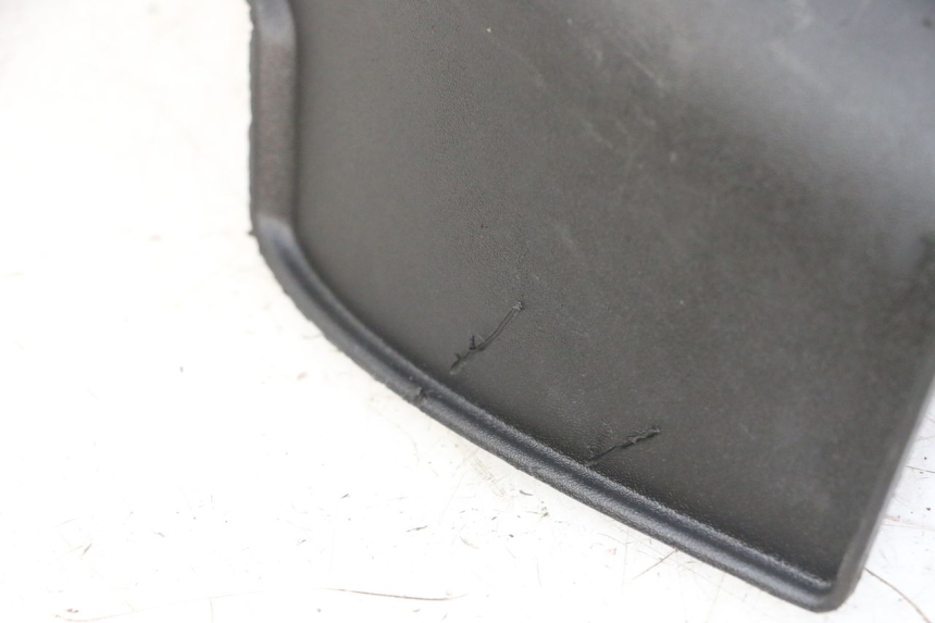 photo de COPERCHIO BATTERIA PIAGGIO MP3 LT 400 (2007 - 2012)