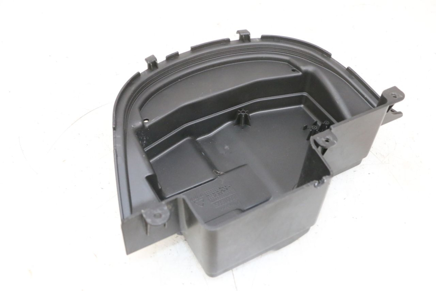 photo de BATTERIA COPERCHIO PIAGGIO MP3 500 (2016 - 2018) - Altra angolazione