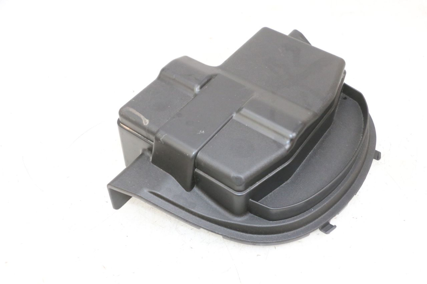 photo de BATTERIA COPERCHIO PIAGGIO MP3 500 (2016 - 2018) - Primo piano tecnico