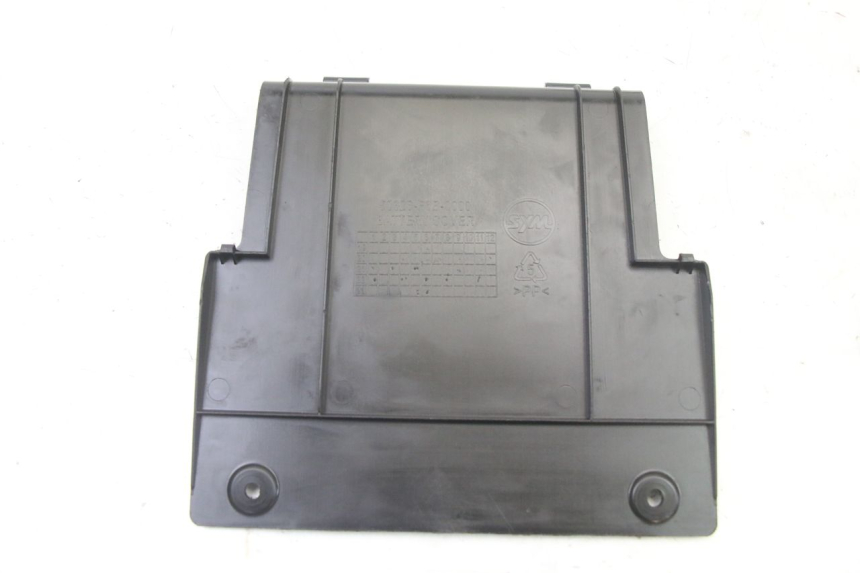 photo de BATTERIA COPERCHIO SYM ORBIT III 3 4T 50 (2021 - 2025)