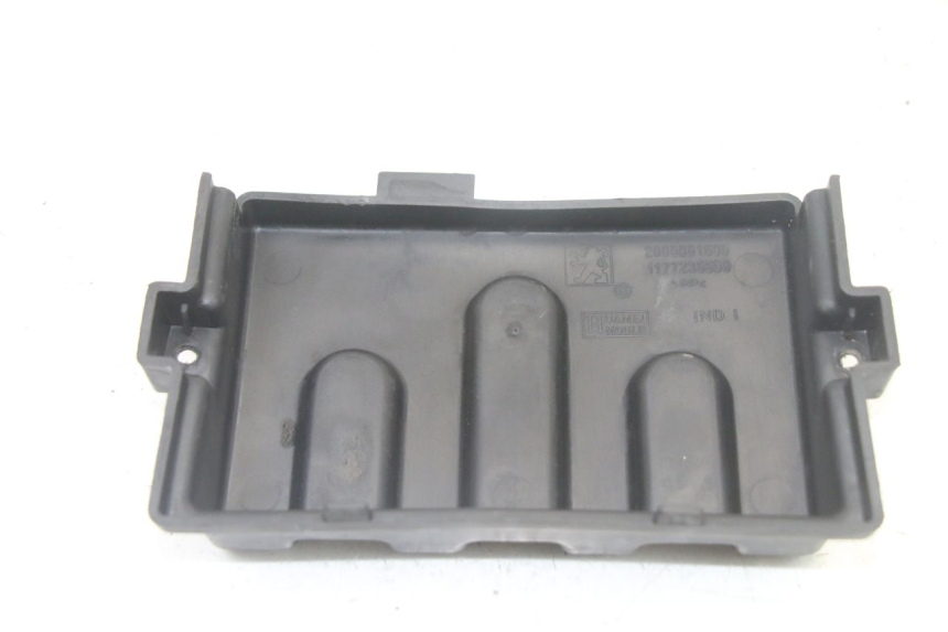 photo de BATTERIA COPERCHIO PEUGEOT SPEEDFIGHT 3 LC 2T 50 (2009 - 2015)