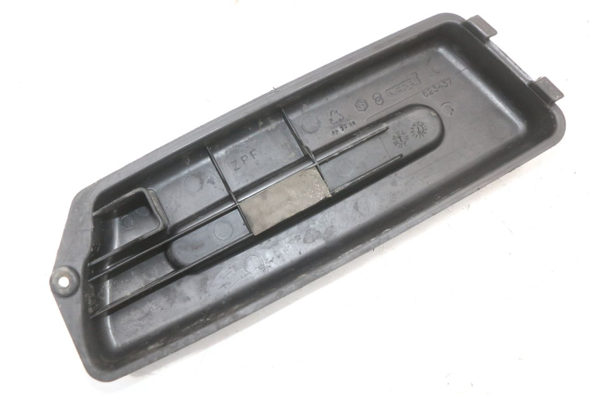 photo de BATTERIA COPERCHIO PIAGGIO FLY 4T 50 (2004 - 2010)