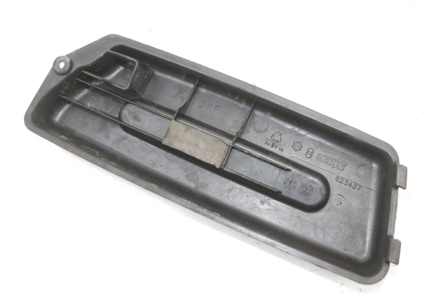photo de BATTERIA COPERCHIO PIAGGIO FLY 4T 50 (2004 - 2010)