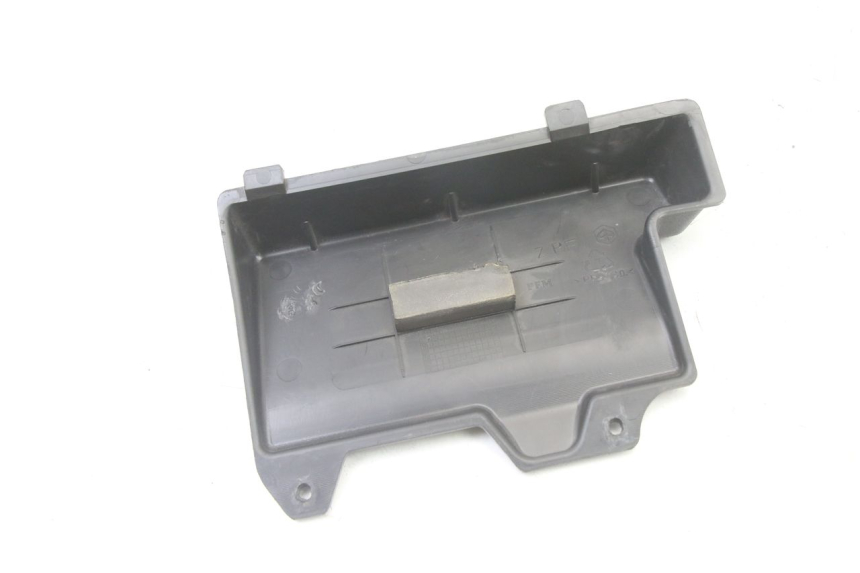 photo de COPERCHIO BATTERIA PIAGGIO ZIP 4T 50 (2018 - 2020)