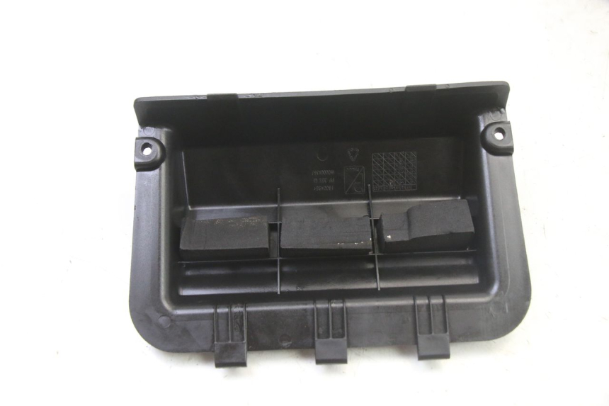 photo de COPERCHIO BATTERIA APRILIA SR 2T 50 (2018 - 2022)