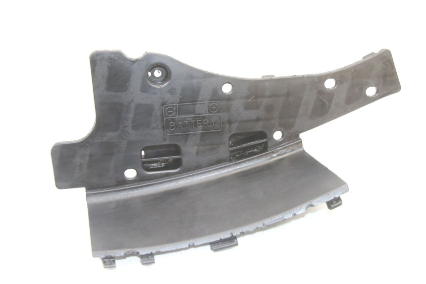 photo de BATTERIA COPERCHIO SUZUKI BURGMAN 125 (2015 - 2017)