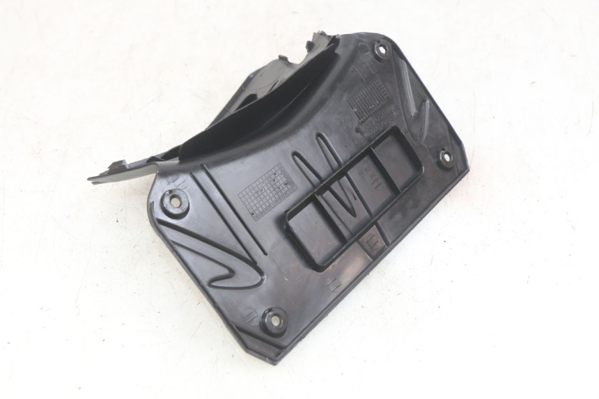 photo de COPERCHIO BATTERIA PEUGEOT TWEET 125 (2018 - 2021)