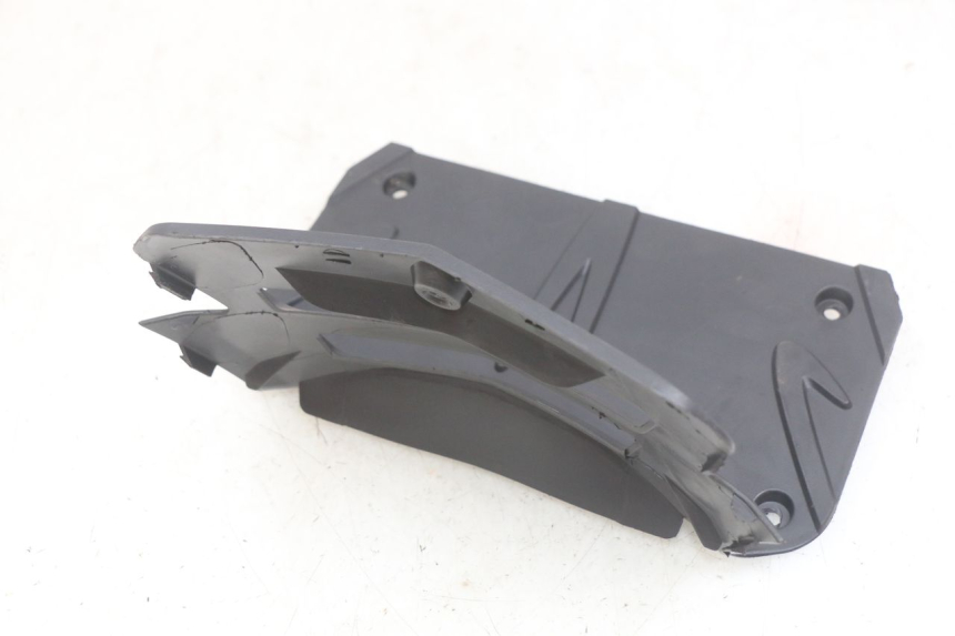 photo de COPERCHIO BATTERIA PEUGEOT TWEET 125 (2018 - 2021)