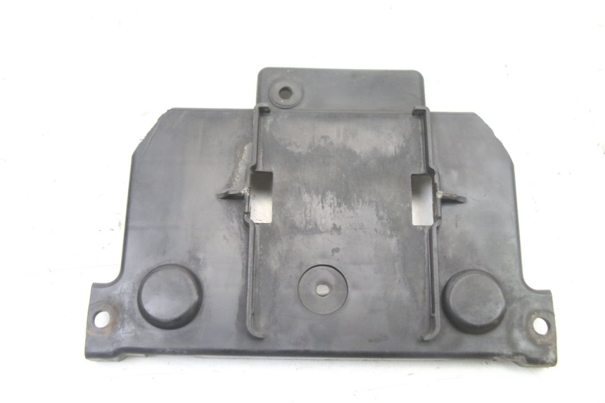 photo de BATTERIA COPERCHIO HONDA VT C2 SHADOW 750 (1997 - 2001) - Zoom sullo stato d'uso