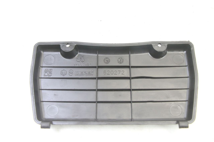 photo de COPERCHIO BATTERIA PIAGGIO XEVO - X EVO 125 (2007 - 2016)