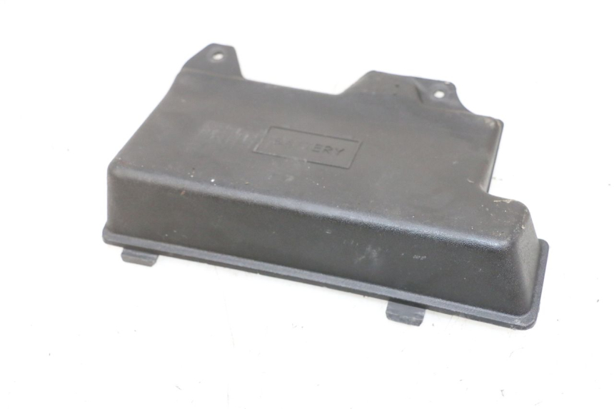 photo de COPERCHIO BATTERIA PIAGGIO ZIP 4T 50 (2018 - 2020) - Zoom sullo stato d'uso