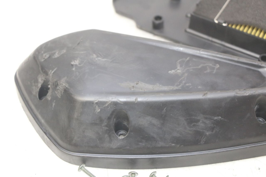 photo de COPERCHIO FILTRO ARIA PEUGEOT KISBEE 4T 50 (2018 - 2022)