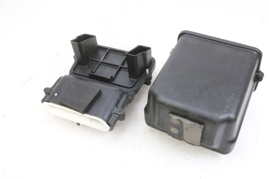 photo de SCATOLA COPERCHIO KAWASAKI ZR 7 750 (1999 - 2001) - Zoom sullo stato d'uso