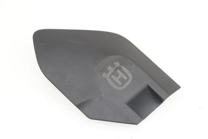 photo de COPERCHIO TELAIO LATERALE DESTRO HUSQVARNA SVARTPILEN 701 690 (2019 - 2020)