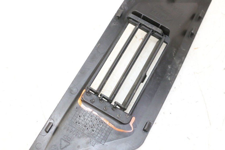 photo de CACHE TELAIO LATERALE DESTRO GILERA RUNNER SP 50 (2009 - 2017)